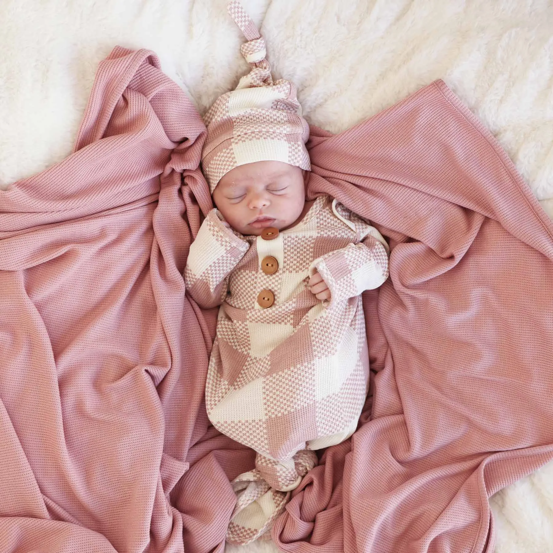Big Check Waffle Bamboo Newborn Baby Knot Gown & Hat Set | Rosy