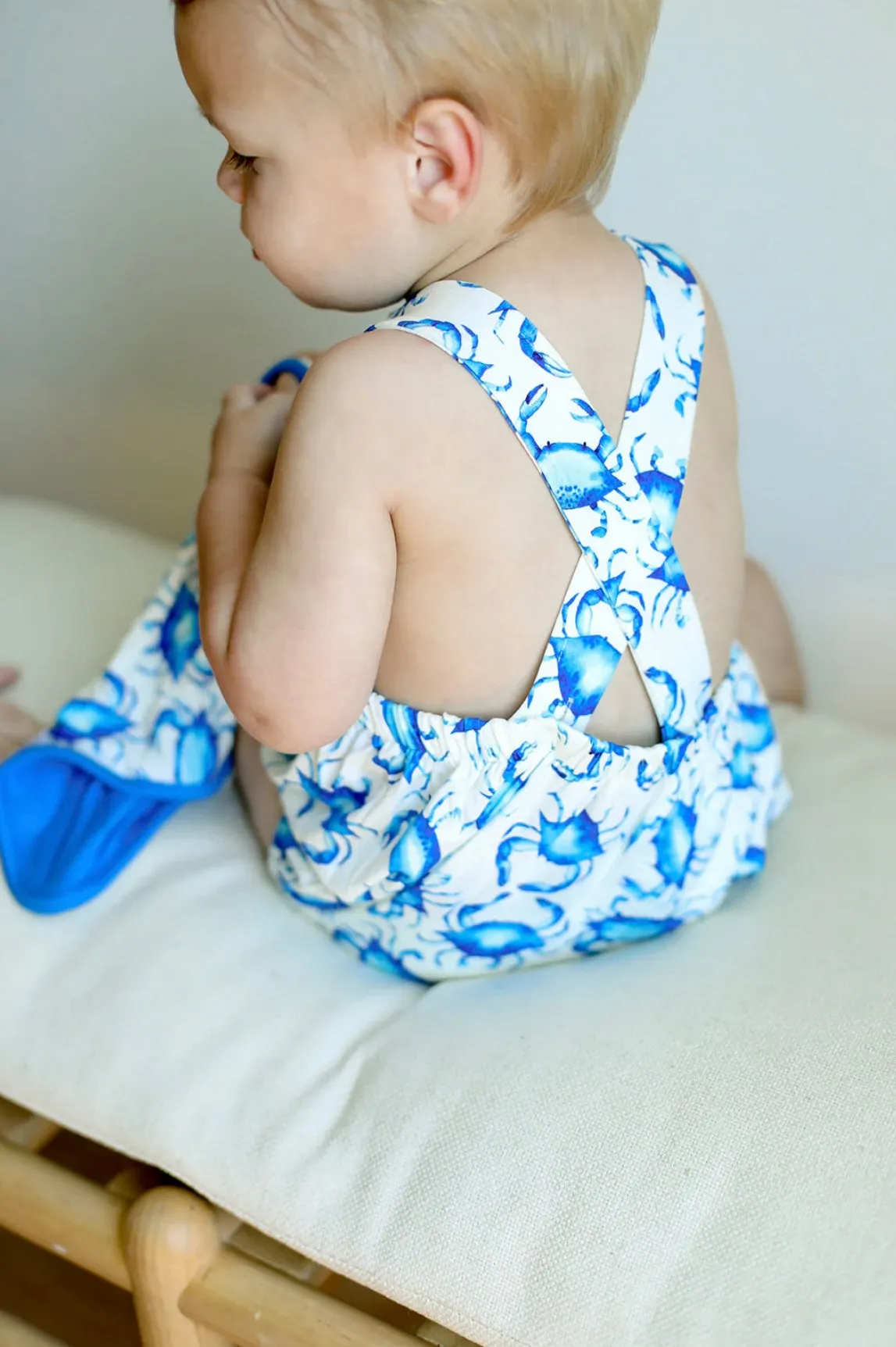 Blue Crab Bamboo Sun Bubble with Adjustable Straps
