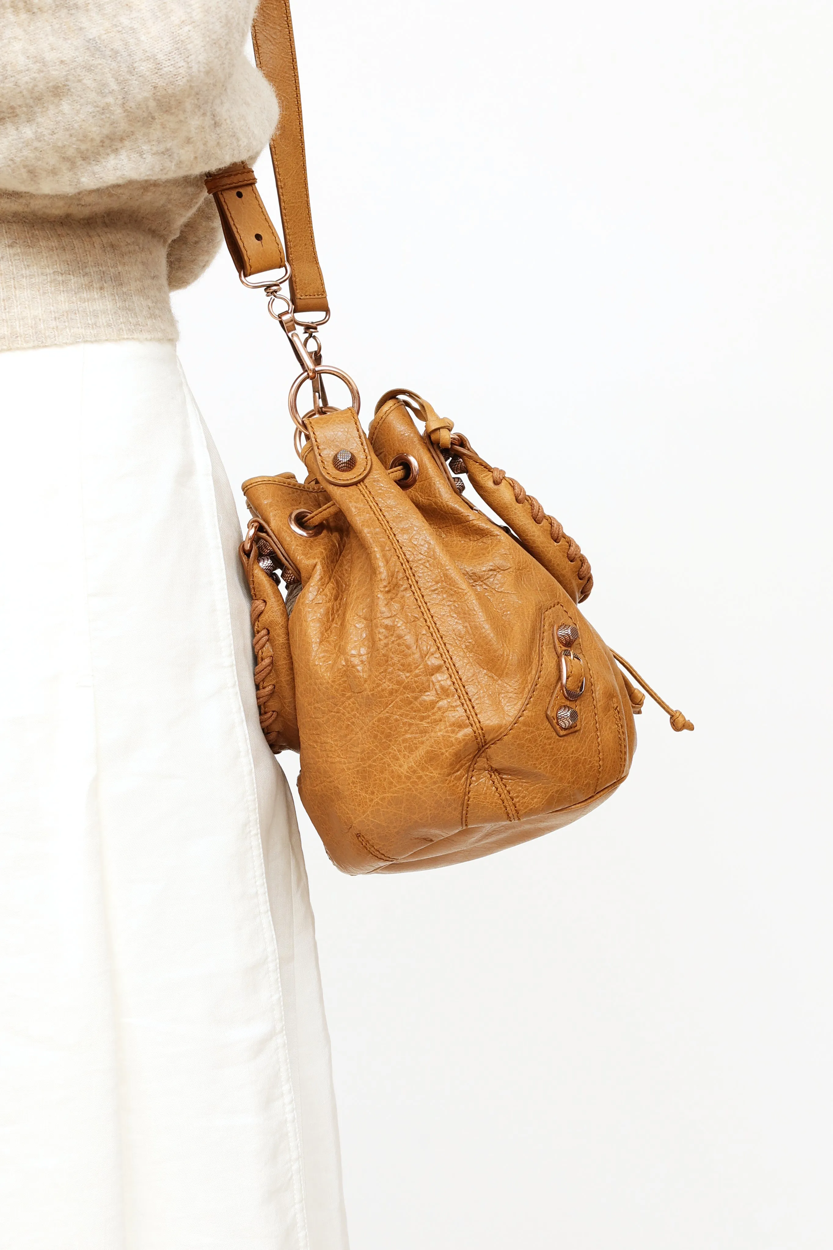 Brown Giant 21 Pompon Bucket Bag