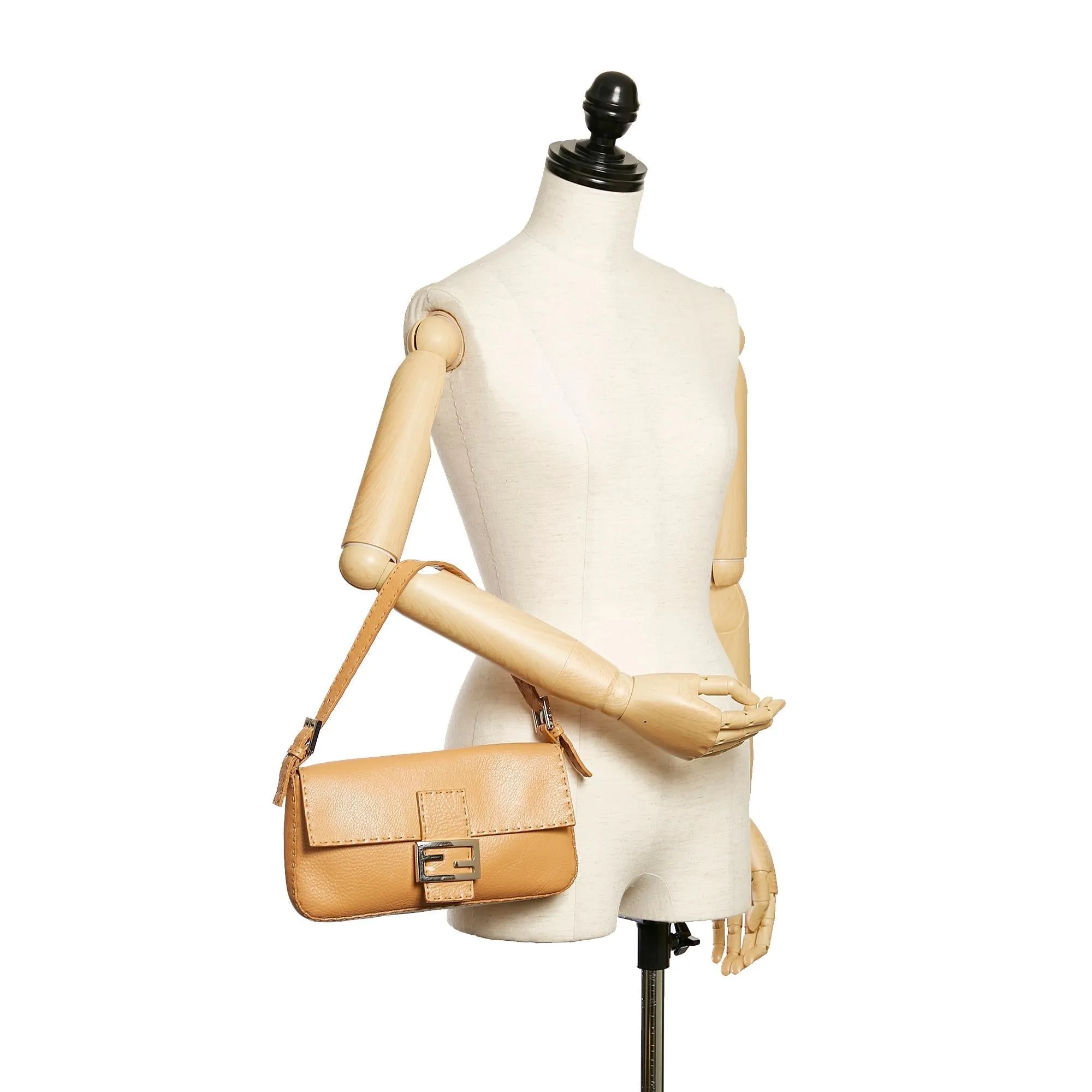 Fendi Selleria Leather Mamma Baguette (SHG-30250)