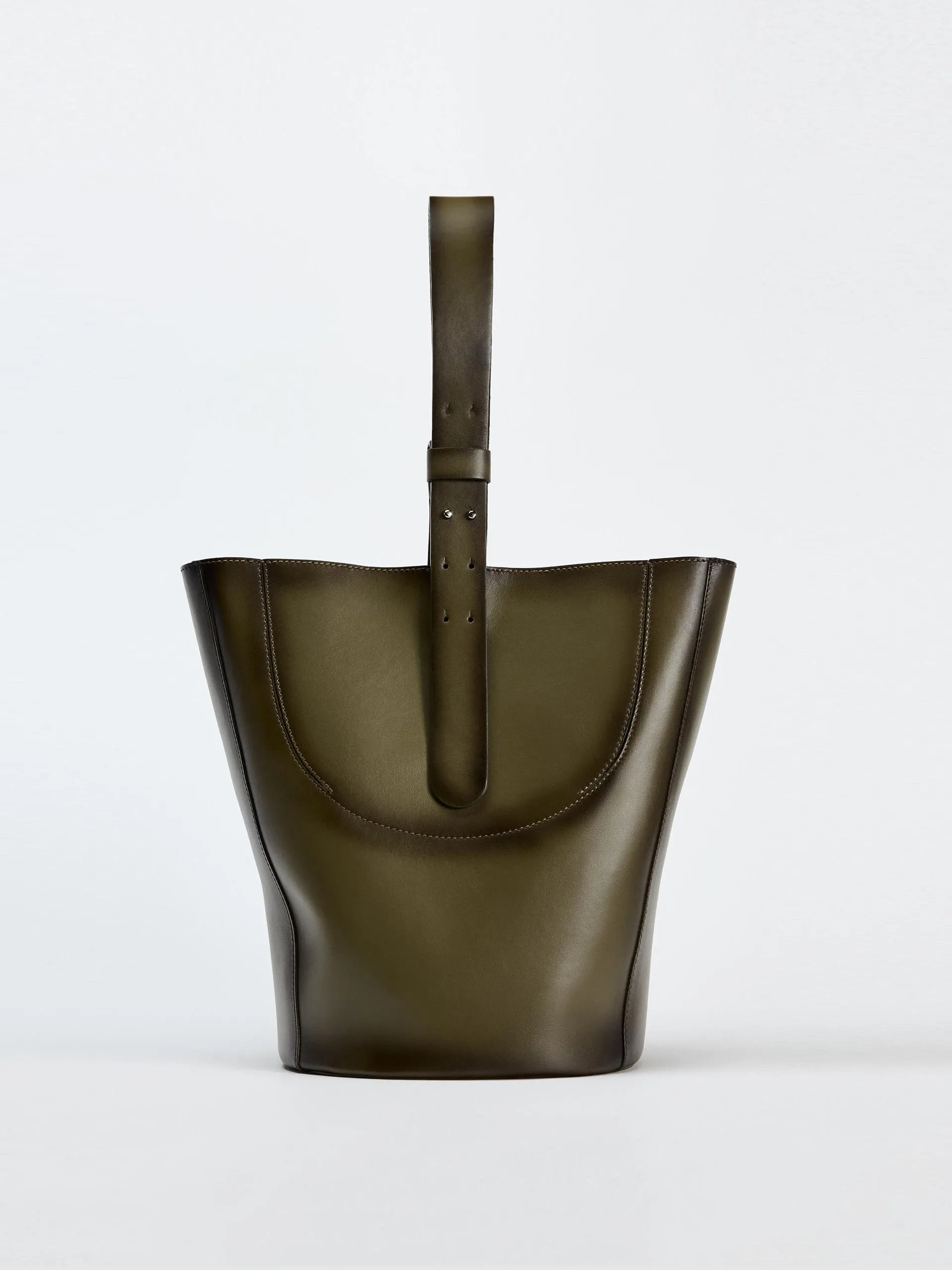 Leather maxi bucket bag