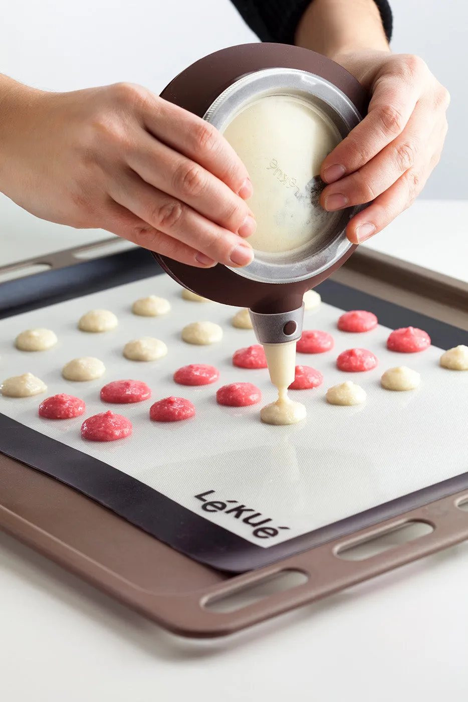 Lekue Decomax Pastry Decorating Tool, 12 Ounce, Red