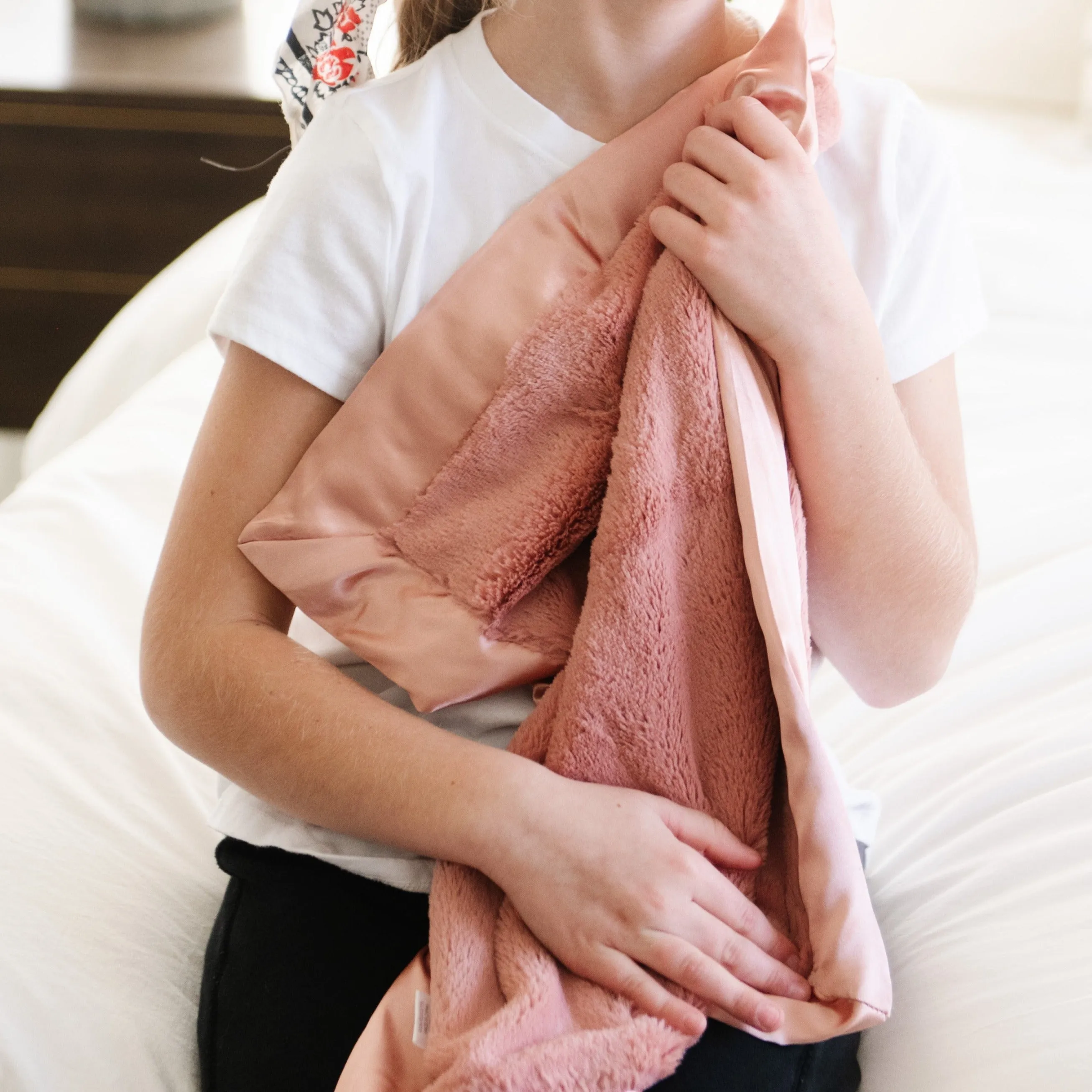 SATIN BORDER MINI BLANKETS