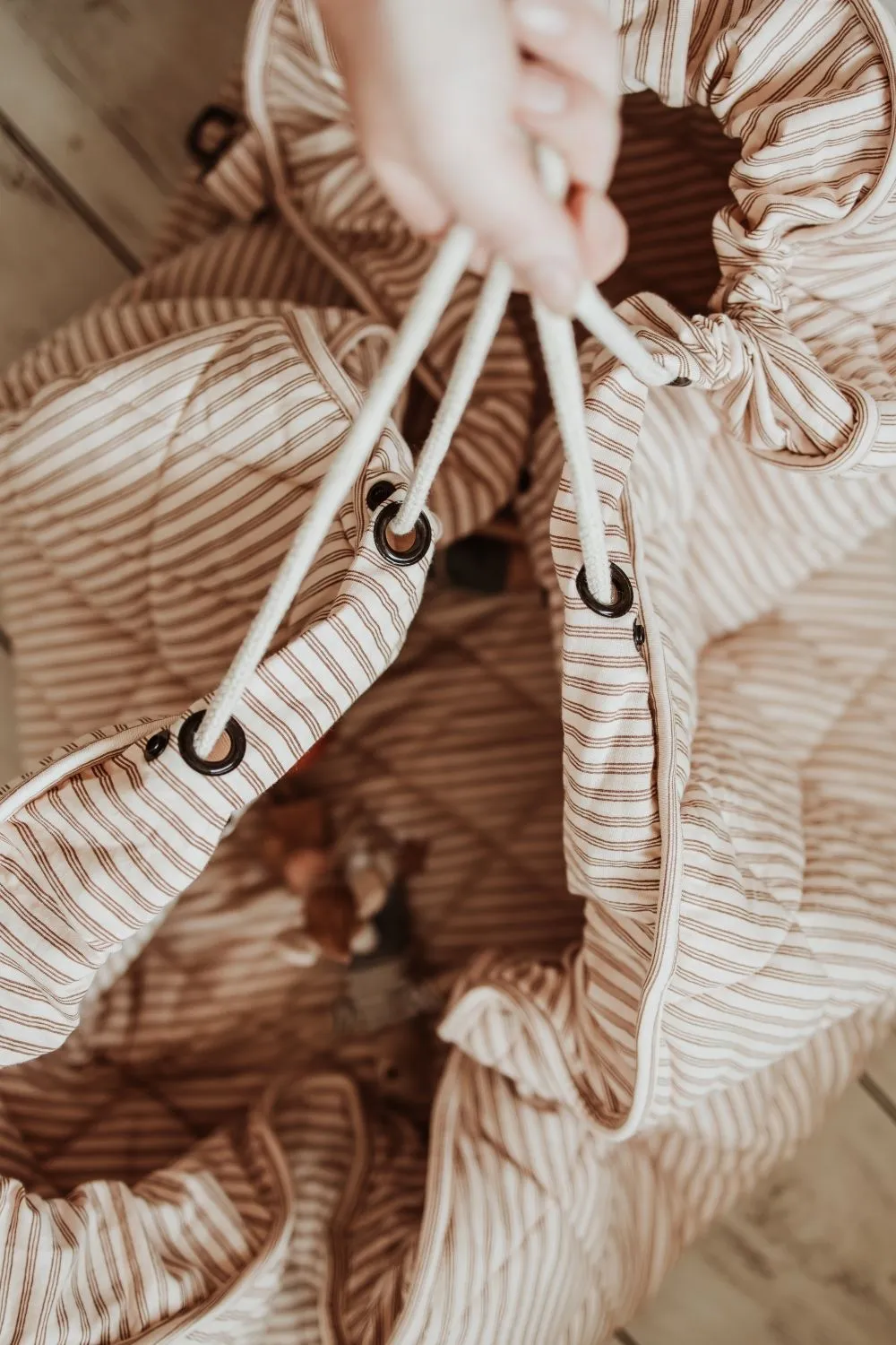 Stripes Brown organic babymat