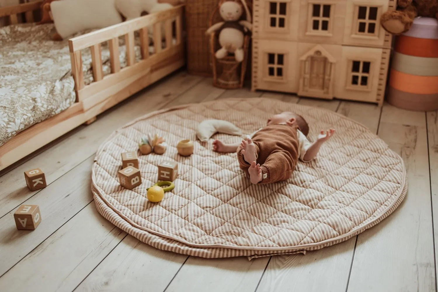 Stripes Brown organic babymat