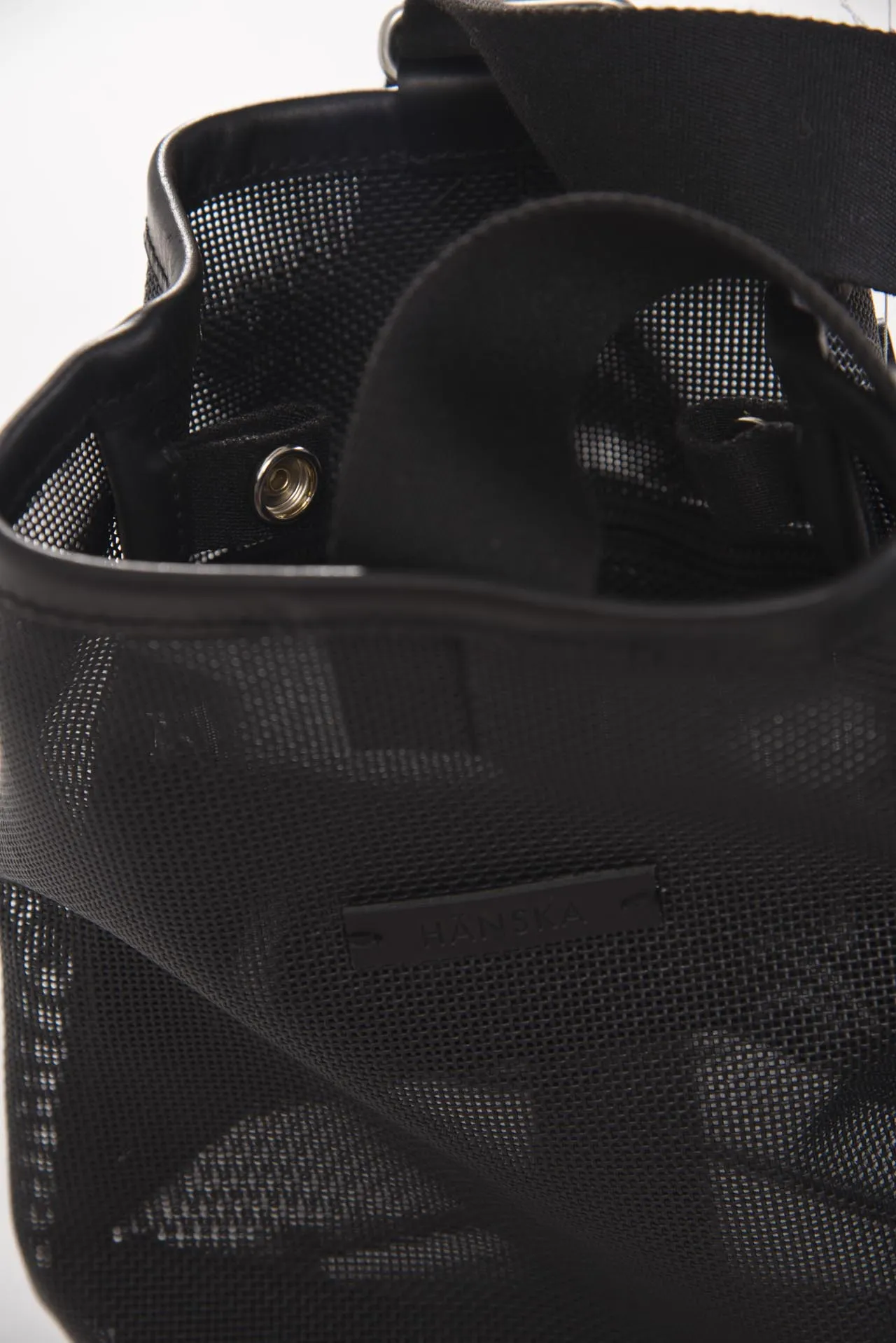 UKI - Black Mesh